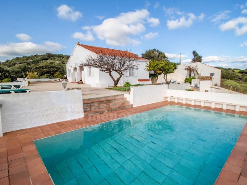 3 soveværelse Finca/Landehus til salg i Mahon / Mao med swimmingpool garage - € 1.750.000 (Ref: 8706091)