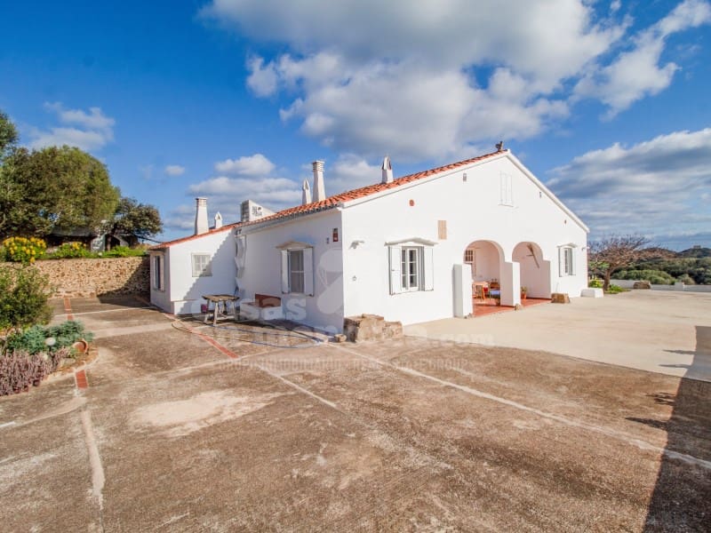 3 soveværelse Finca/Landehus til salg i Mahon / Mao med swimmingpool garage - € 1.750.000 (Ref: 8706091)