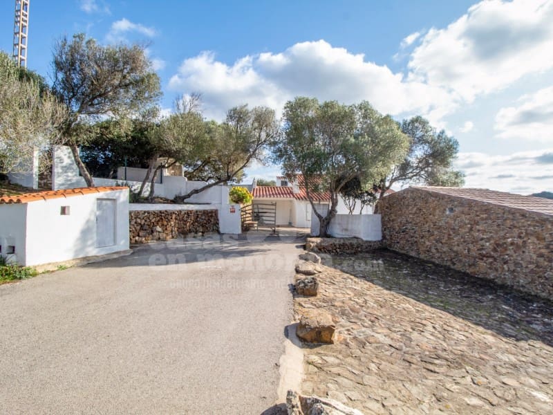 3 soveværelse Finca/Landehus til salg i Mahon / Mao med swimmingpool garage - € 1.750.000 (Ref: 8706091)
