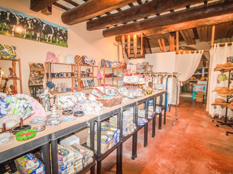 Kommersiell til salgs i Mahon / Mao - € 279 000 (Ref: 8712922)