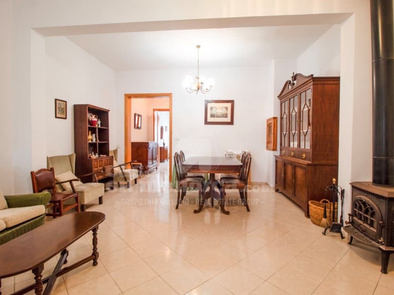 5 chambre Maison de Ville à vendre à Ciutadella de Menorca - 595 000 € (Ref: 8713381)