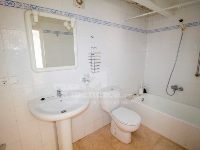 3 soveværelse Byhus til salg i Es Castell med garage - € 450.000 (Ref: 8737628)