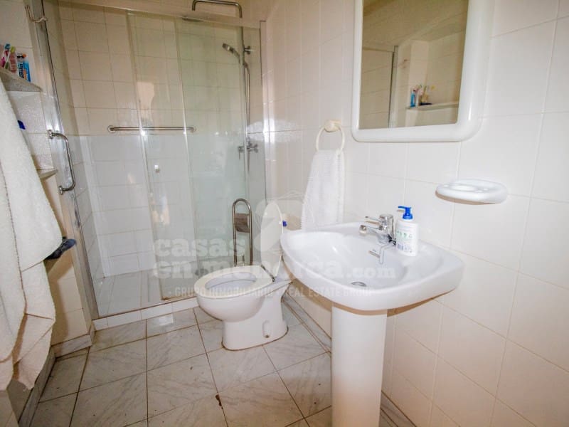 3 soveværelse Byhus til salg i Es Castell med garage - € 450.000 (Ref: 8737628)