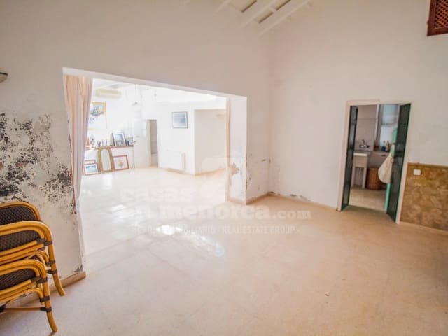 3 soveværelse Byhus til salg i Es Castell med garage - € 450.000 (Ref: 8737628)