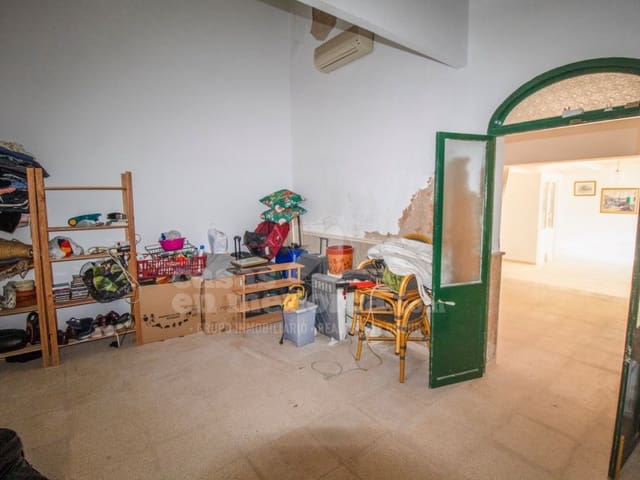 3 soveværelse Byhus til salg i Es Castell med garage - € 450.000 (Ref: 8737628)