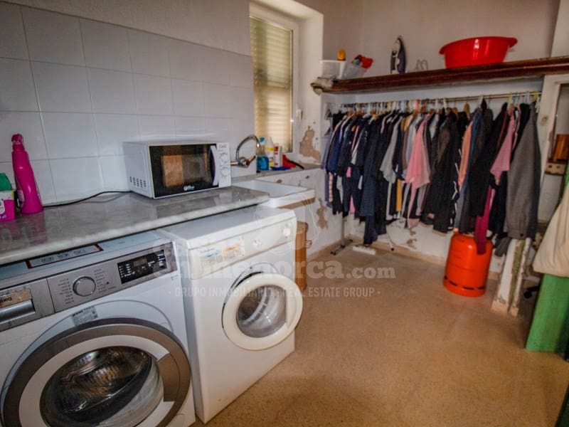 3 soveværelse Byhus til salg i Es Castell med garage - € 450.000 (Ref: 8737628)