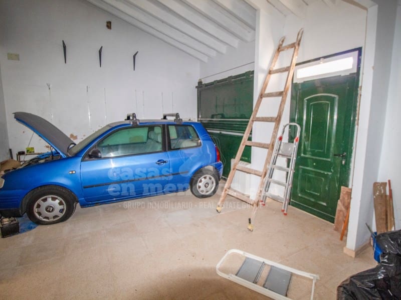 3 soveværelse Byhus til salg i Es Castell med garage - € 450.000 (Ref: 8737628)