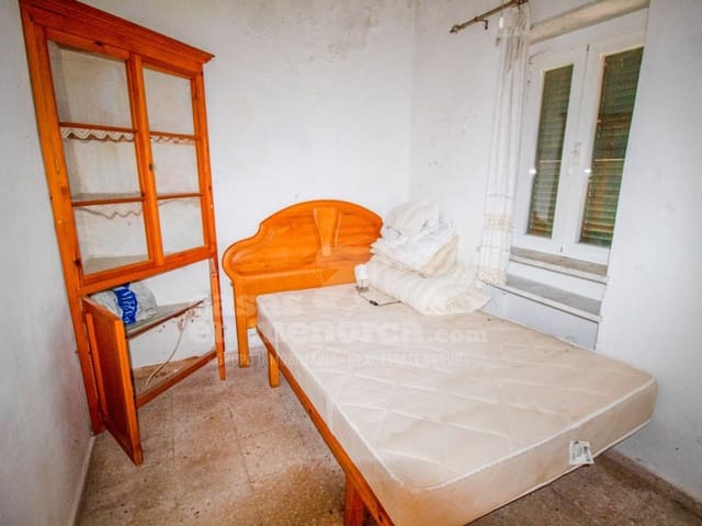 3 soveværelse Byhus til salg i Es Castell med garage - € 450.000 (Ref: 8737628)