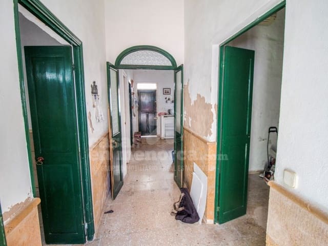 3 soveværelse Byhus til salg i Es Castell med garage - € 450.000 (Ref: 8737628)