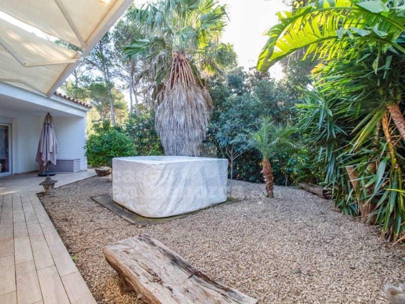 4 bedroom Villa for sale in Son Parc with garage - € 650,000 (Ref: 8741814)