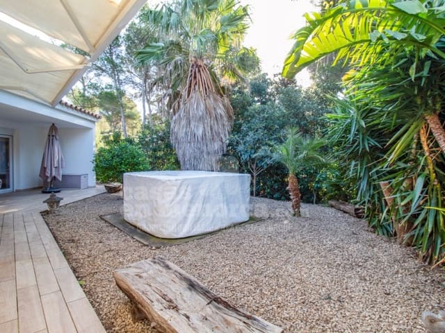 4 bedroom Villa for sale in Son Parc, Es Mercadal with garage - € 650,000 (Ref: 8741814)