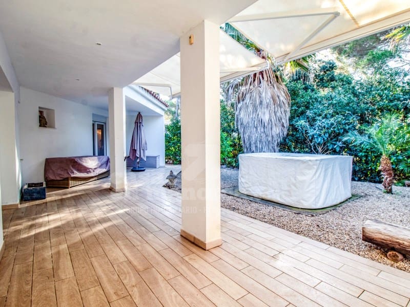 4 bedroom Villa for sale in Son Parc with garage - € 650,000 (Ref: 8741814)