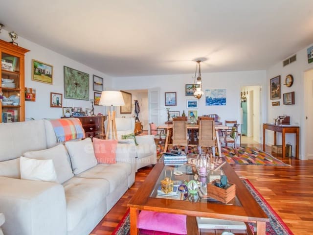 4 makuuhuone Asunto myytävänä paikassa Mahón / Maó mukana uima-altaan - 850 000 € (Ref: 8756275)