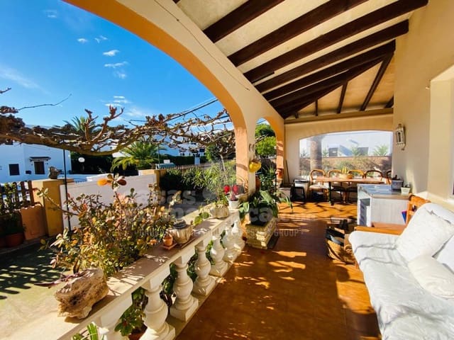 3 makuuhuone Huvila myytävänä paikassa Cala Blanca, Ciutadella de Menorca - 577 000 € (Ref: 8757895)