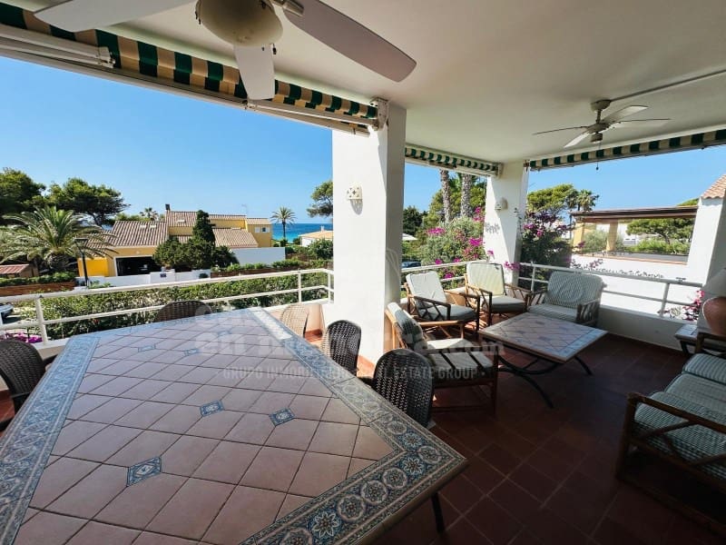 5 bedroom Villa for sale in Son Xoriguer with garage - € 940,000 (Ref: 8757897)