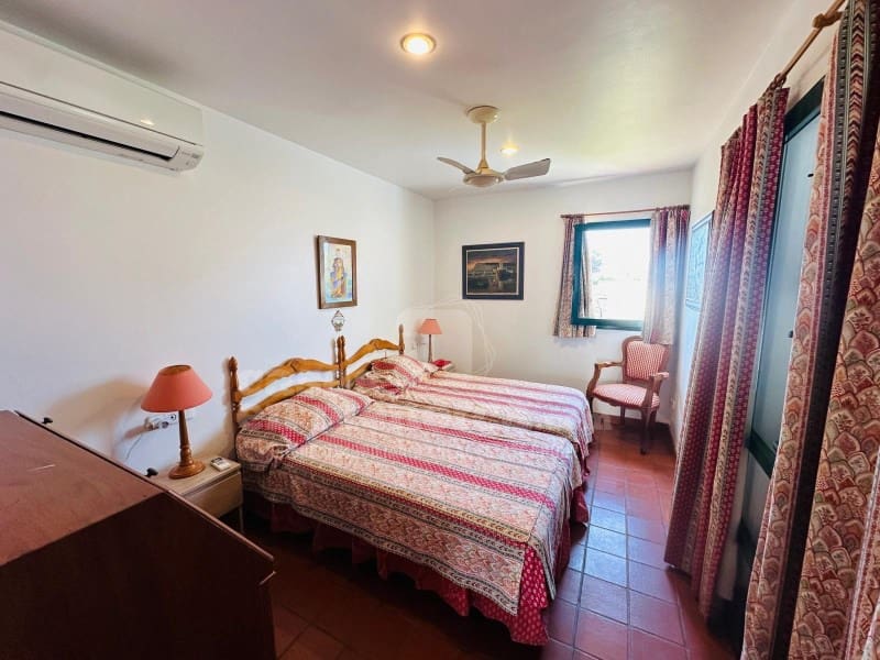 5 bedroom Villa for sale in Son Xoriguer with garage - € 940,000 (Ref: 8757897)