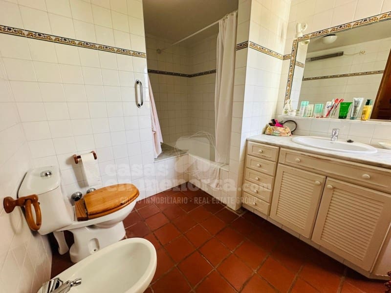 5 bedroom Villa for sale in Son Xoriguer with garage - € 940,000 (Ref: 8757897)