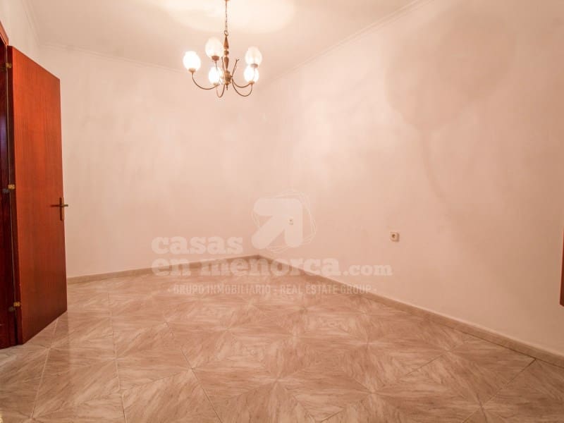 9 soverom Hus til salgs i Mahon / Mao - € 595 000 (Ref: 8812372)