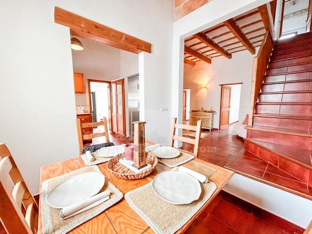 Casa de 3 habitaciones en Ciutadella, Ciutadella de Menorca en venta - 369.000 € (Ref: 8823024)