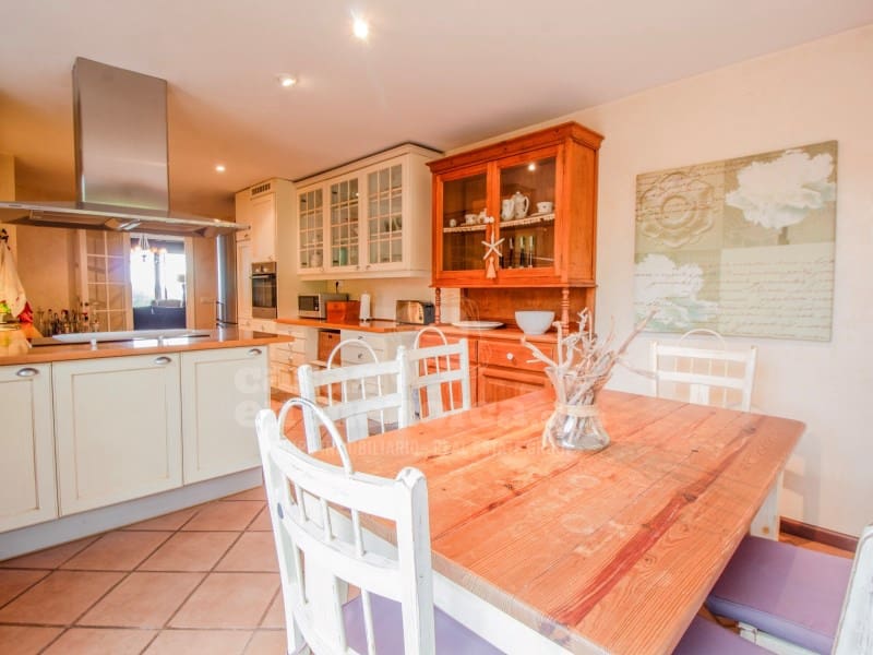 4 Zimmer Villa zu verkaufen in Punta Prima mit Pool Garage - 3.000.000 € (Ref: 8834512)