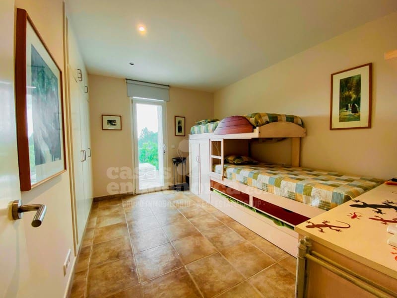 4 soveværelse Villa til salg i Coves Noves med swimmingpool garage - € 595.000 (Ref: 8847817)