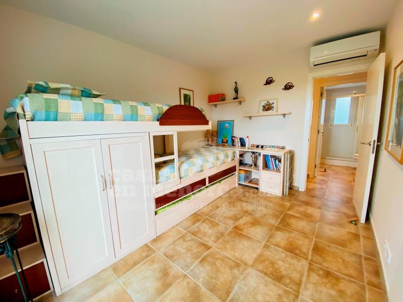 4 soveværelse Villa til salg i Coves Noves med swimmingpool garage - € 595.000 (Ref: 8847817)