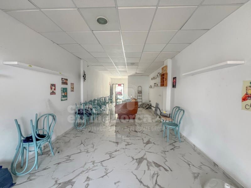 Commercial for sale in Cala'n Porter - € 192,000 (Ref: 8857777)