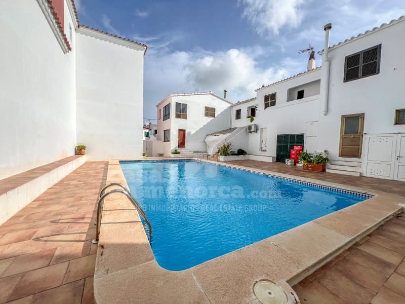 Commercial for sale in Cala'n Porter - € 170,000 (Ref: 8857778)