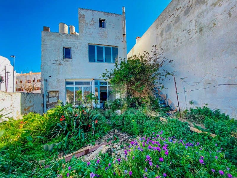 7 soveværelse Byhus til salg i Ciutadella de Menorca - € 477.000 (Ref: 8867285)