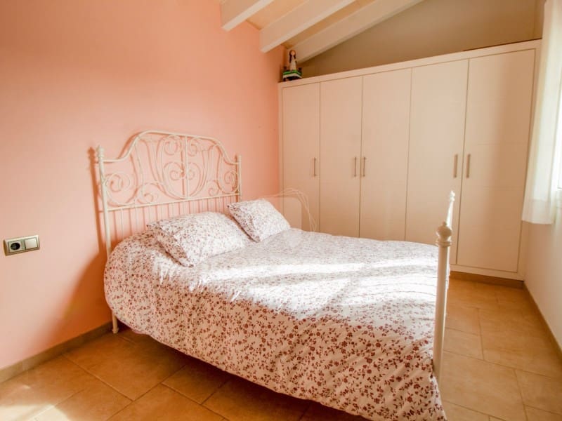 4 soveværelse Finca/Landehus til salg i Llucmacanes med swimmingpool garage - € 790.000 (Ref: 8888615)