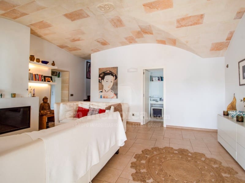 4 soveværelse Finca/Landehus til salg i Llucmacanes med swimmingpool garage - € 790.000 (Ref: 8888615)