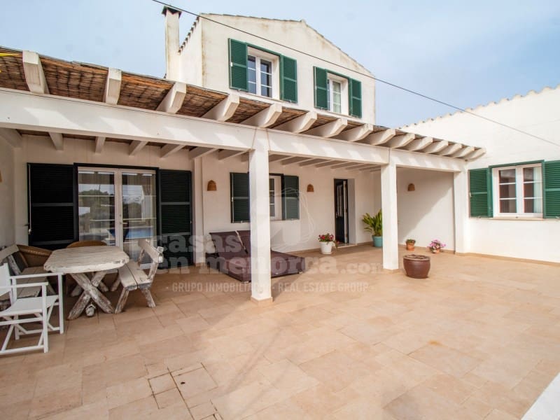 4 soveværelse Finca/Landehus til salg i Llucmacanes med swimmingpool garage - € 790.000 (Ref: 8888615)