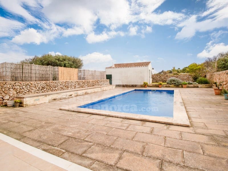 4 soveværelse Finca/Landehus til salg i Llucmacanes med swimmingpool garage - € 790.000 (Ref: 8888615)