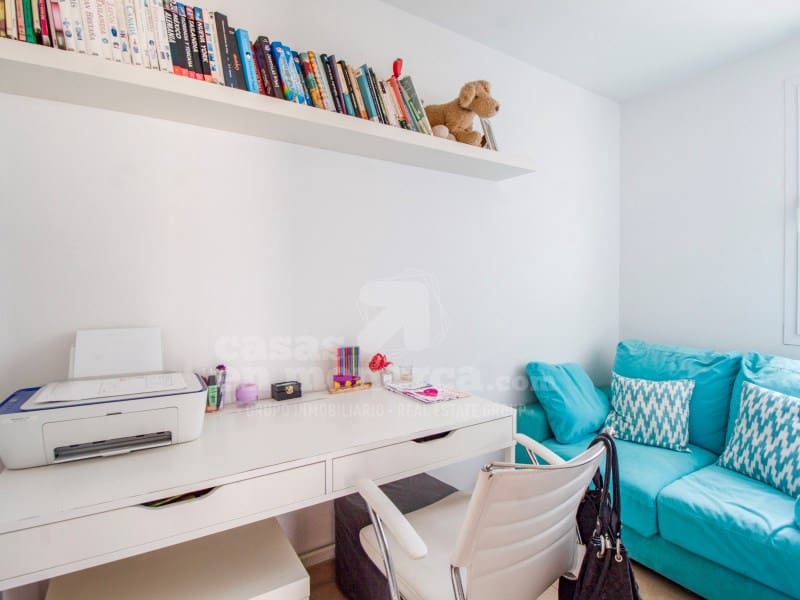 4 soveværelse Finca/Landehus til salg i Llucmacanes med swimmingpool garage - € 790.000 (Ref: 8888615)