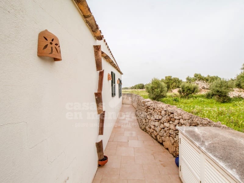 4 soveværelse Finca/Landehus til salg i Llucmacanes med swimmingpool garage - € 790.000 (Ref: 8888615)