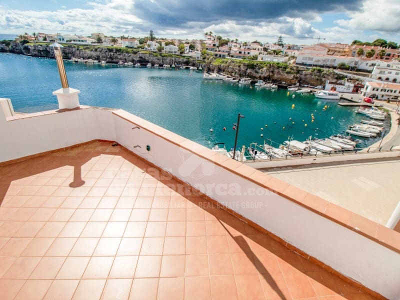 4 soveværelse Byhus til salg i Es Castell - € 680.000 (Ref: 8900619)