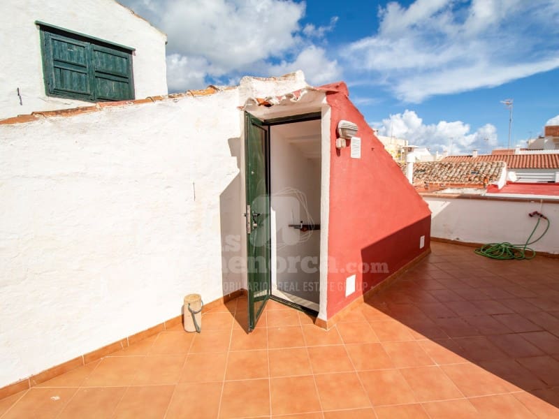 4 soveværelse Byhus til salg i Es Castell - € 680.000 (Ref: 8900619)