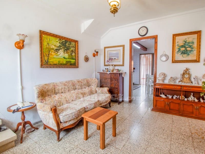 4 soveværelse Byhus til salg i Es Castell - € 680.000 (Ref: 8900619)