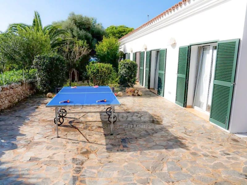 4 soveværelse Villa til salg i Binibeca med swimmingpool garage - € 1.950.000 (Ref: 8911518)