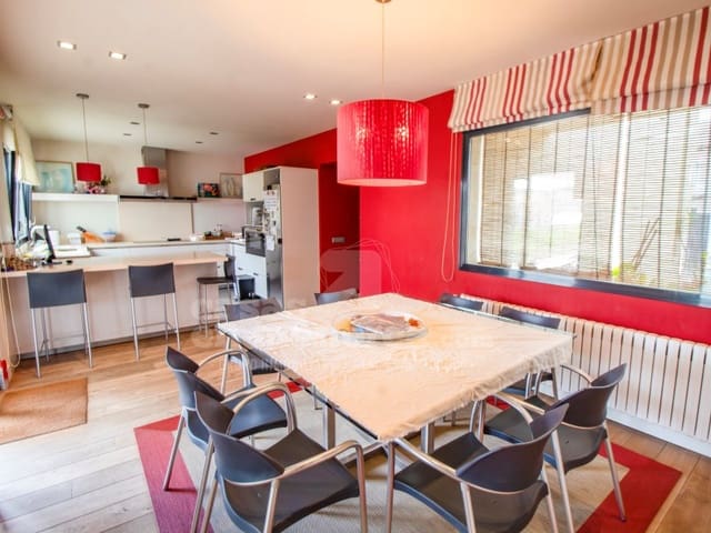 4 soverom Villa til salgs i Mahón / Maó med svømmebasseng garasje - € 1 600 000 (Ref: 8947340)