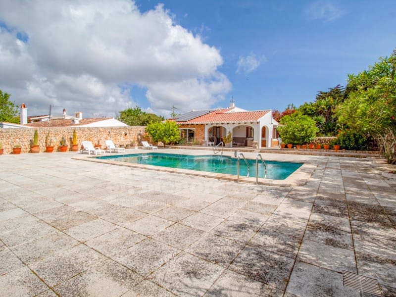 3 soveværelse Finca/Landehus til salg i San Luis / Sant Lluis med swimmingpool garage - € 1.100.000 (Ref: 8988746)