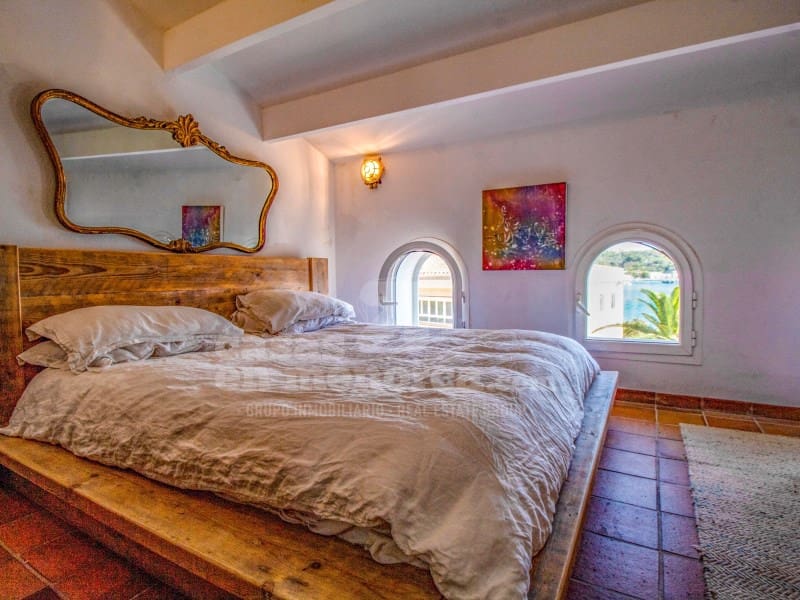 2 bedroom Townhouse for sale in Mahon / Mao - € 780,000 (Ref: 9001576)