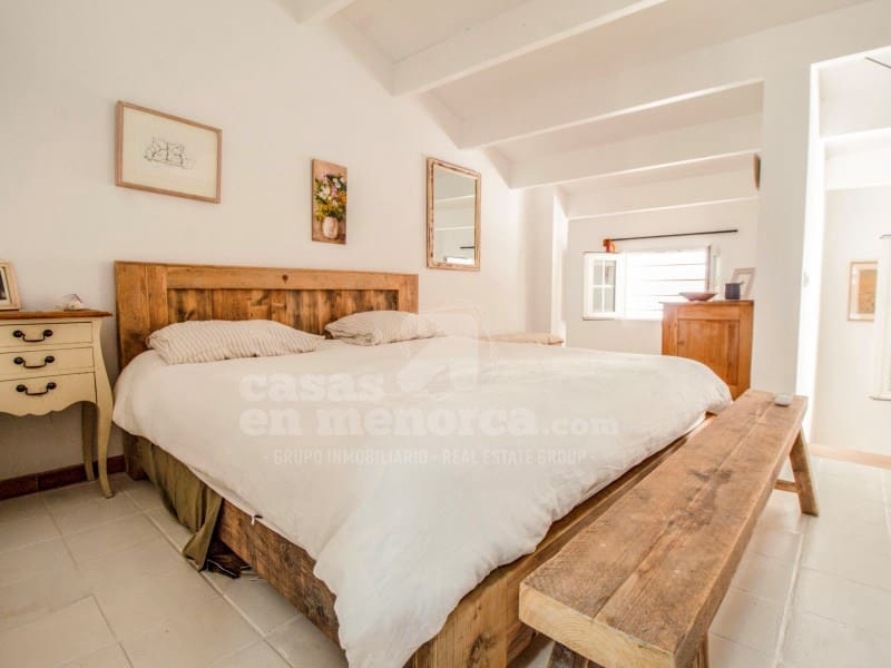 2 bedroom Townhouse for sale in Mahon / Mao - € 780,000 (Ref: 9001576)