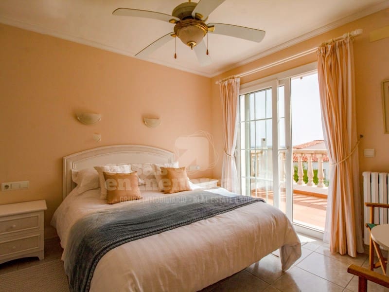 4 soveværelse Villa til salg i Es Mercadal med swimmingpool garage - € 830.000 (Ref: 9003585)