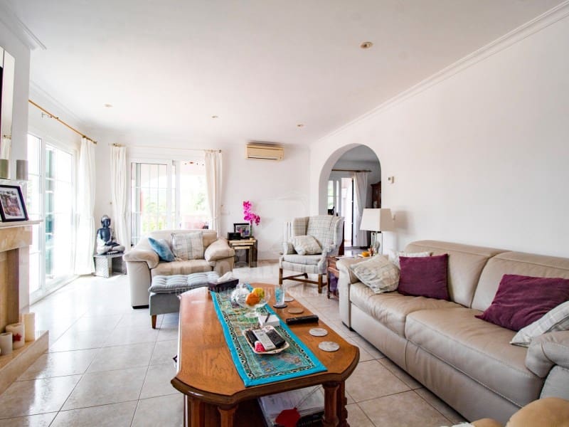 4 soveværelse Villa til salg i Es Mercadal med swimmingpool garage - € 830.000 (Ref: 9003585)