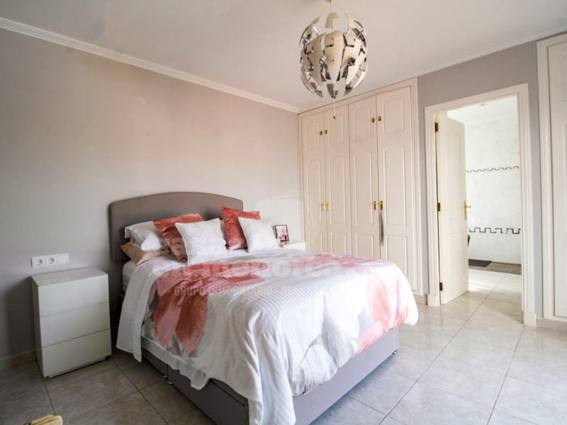 4 soveværelse Villa til salg i Es Mercadal med swimmingpool garage - € 830.000 (Ref: 9003585)