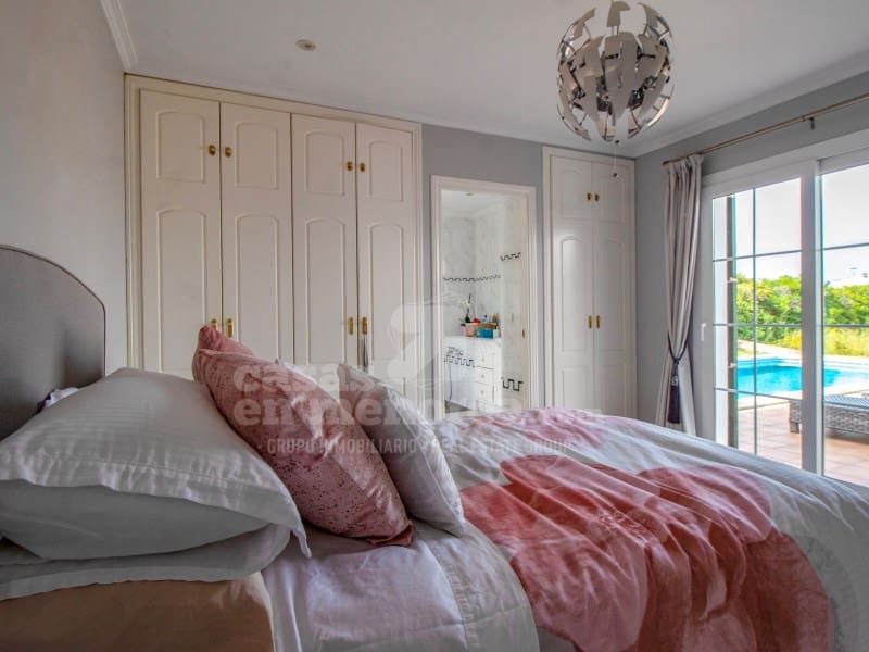 4 soveværelse Villa til salg i Es Mercadal med swimmingpool garage - € 830.000 (Ref: 9003585)