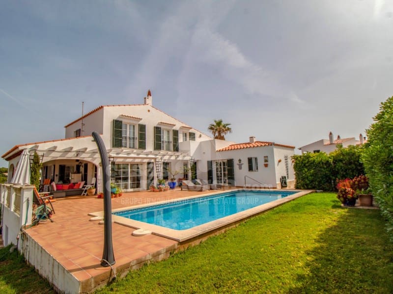 4 soveværelse Villa til salg i Es Mercadal med swimmingpool garage - € 830.000 (Ref: 9003585)