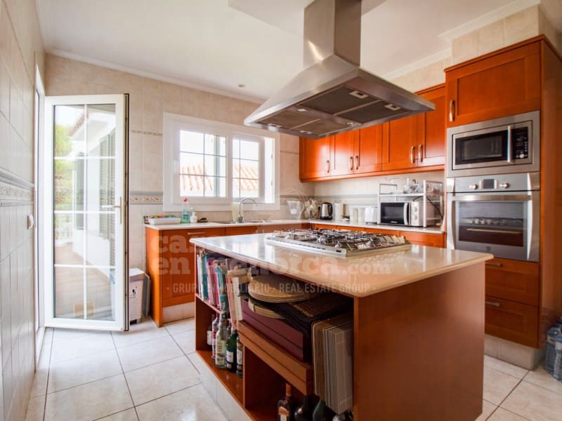 4 soveværelse Villa til salg i Es Mercadal med swimmingpool garage - € 830.000 (Ref: 9003585)