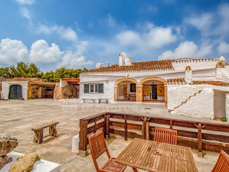 6 makuuhuone Maalaistalo myytävänä paikassa Alayor / Alaior mukana 
autotalli - 2 690 000 € (Ref: 9007664)